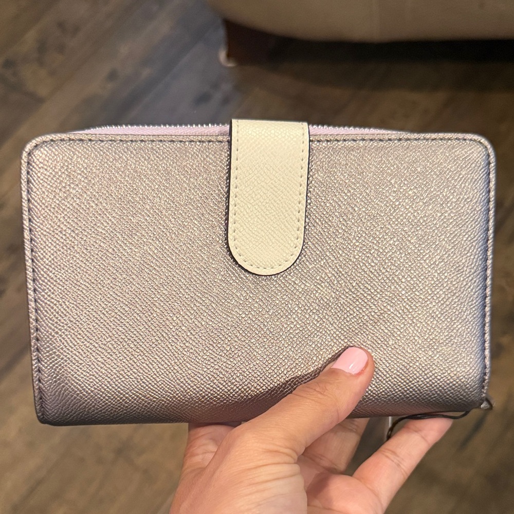 TOUS Metallic Rose Zip-Around Wallet - Picture 7 of 9